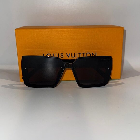 Louis Vuitton LV Clash Square Sunglasses - Picture 1 of 4